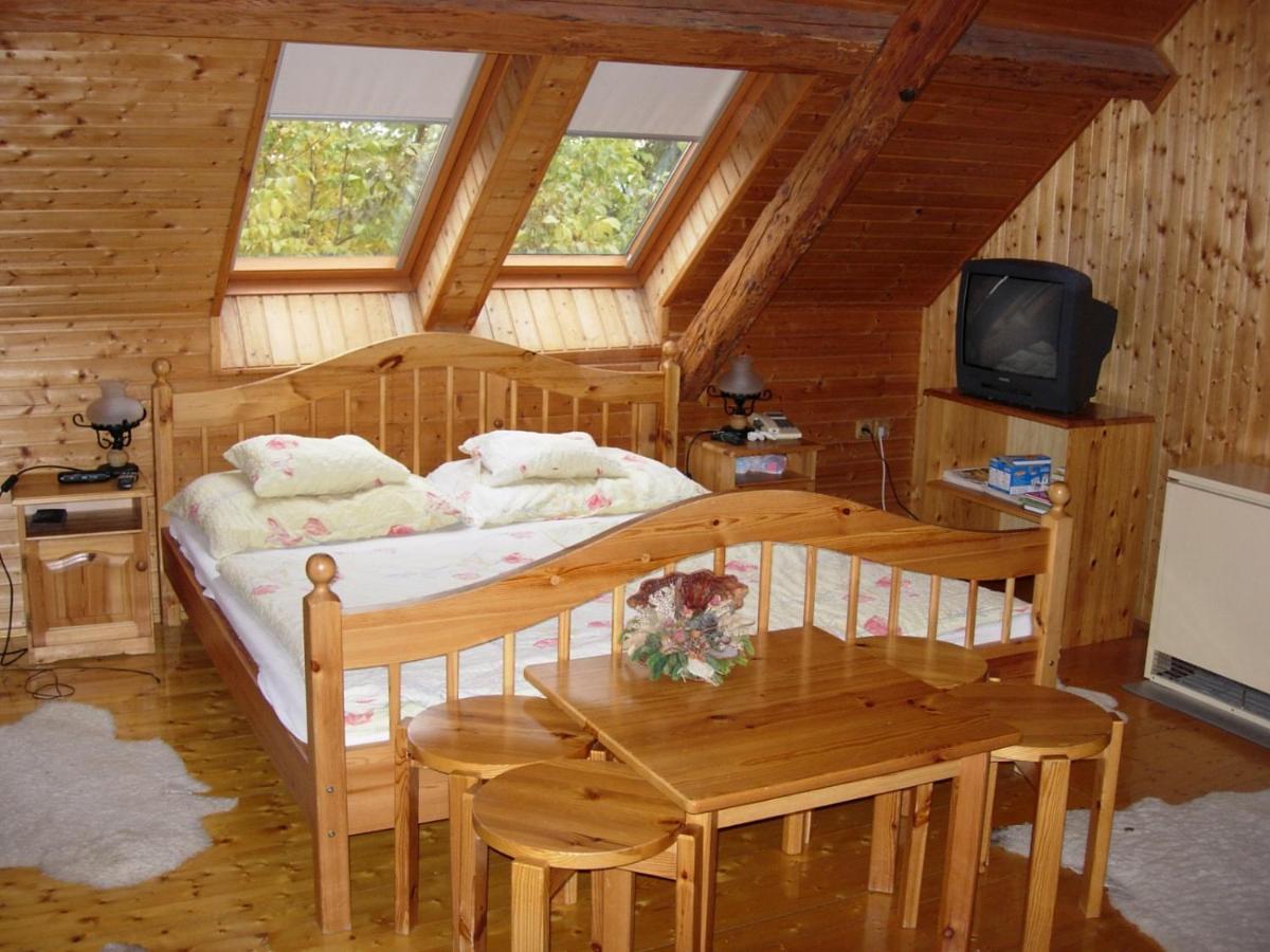 Bed and Breakfast Nitt Pince és Panzió à Kisharsány Extérieur photo